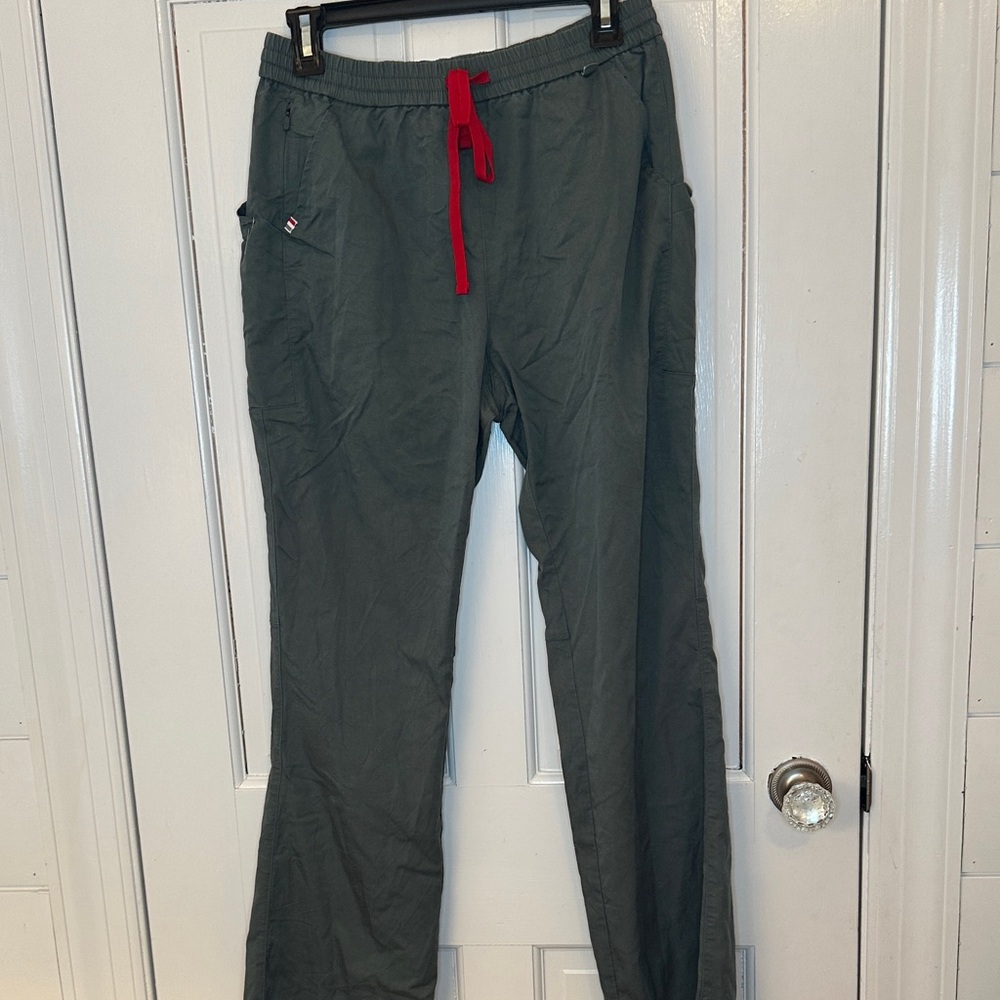 Mediclo Tencel Spruce Green Bali‎ Flare Scrub Pants size M EUC
